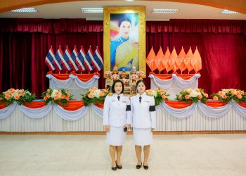 ร่วมพิธีเจริญพระพุทธมนต์ถวายพระพรชัยมงคล และพิธีทำบุญตักบาตรถวายพระราชกุศล